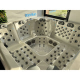 Vue de la cuve du Spa Jacuzzi Bora-Bora 6 places exposé au Showroom de ZigZag SPA à Lezennes