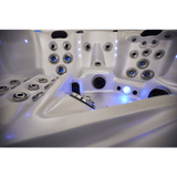 Zoom sur les places assises du Spa Jacuzzi Monaco de la marque ZigZag SPA