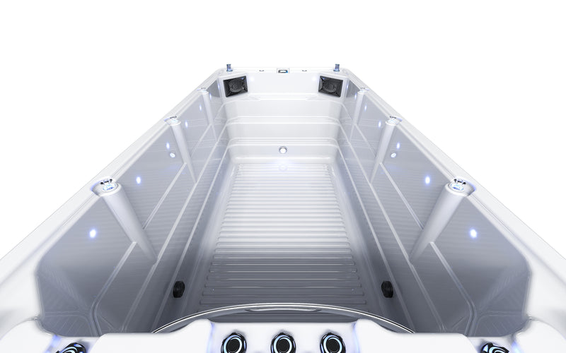 Vue en logueur de la cuve du Spa de nage FIGARI de 4.5m de la marque ZigZag SPA
